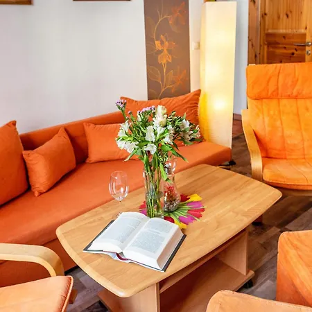 Apartment Ferienwohung In Orange Barth